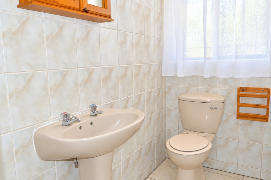 5 Bedroom Property for Sale in Doringkruin North West